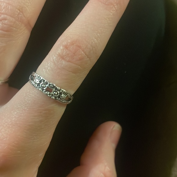 Silver ring - Picture 4 of 9